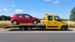 Małe auto na lawecie – awaryjne otwieranie aut w Ełku