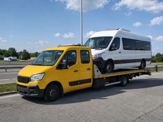 Bus osobowy zabrany na platformę – Ełk